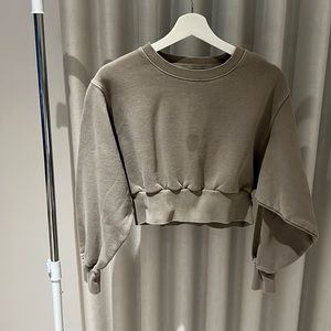 Aritzia Shrunken Crew in Taupe Size Xs